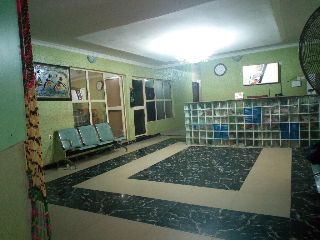Wise Hotel