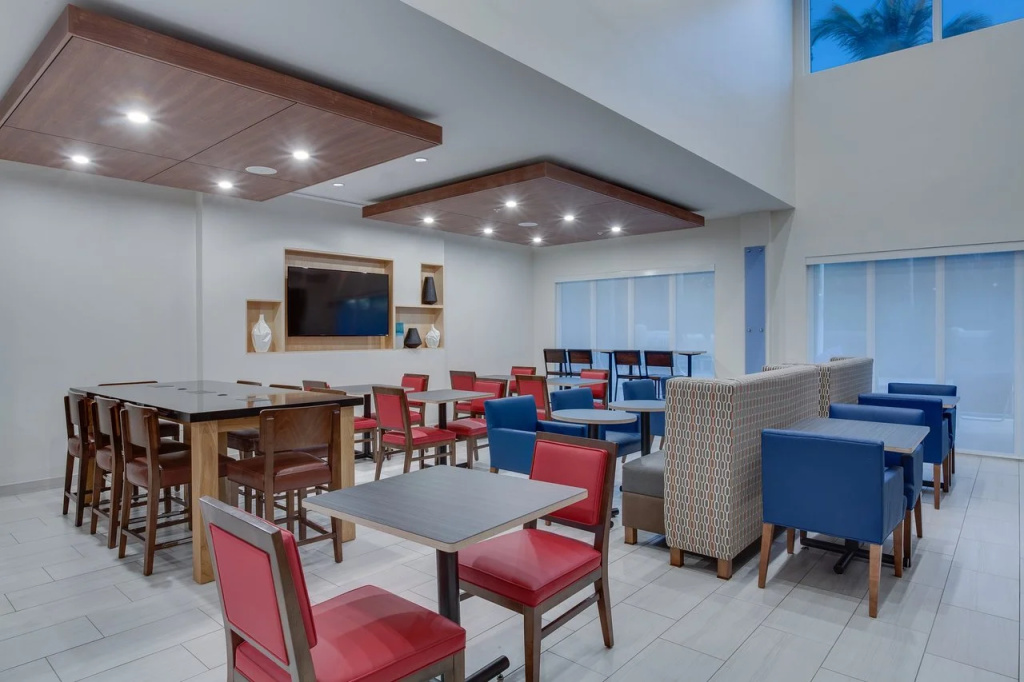 Holiday Inn Express Hotel & Suites Fort Lauderdale Airport/Cruise Port by IHG