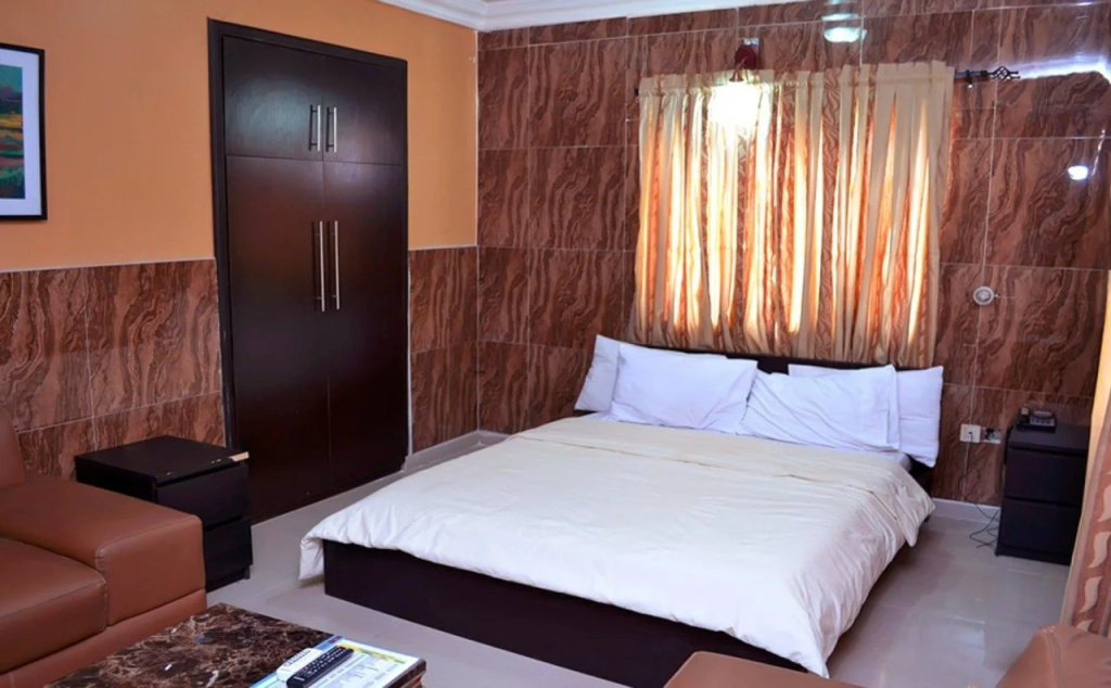 Inglesias Hotels