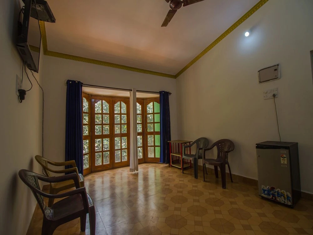 OYO 14233 Home Seaside 2BHK Calangute Beach
