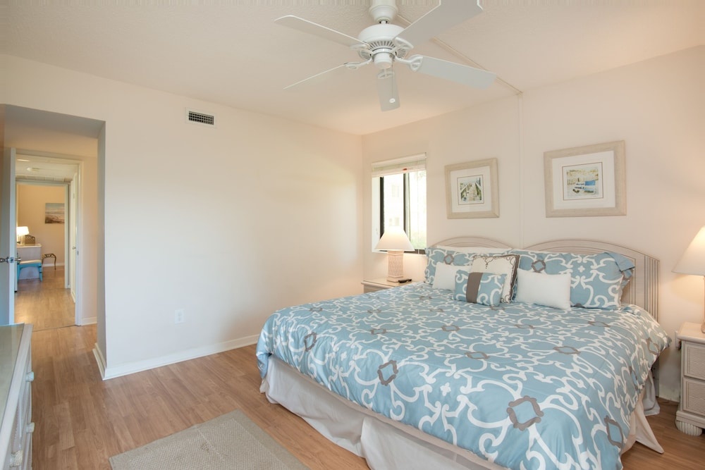 New Listing! Updated Golf & Beach Villa w/ 2 Pools villa