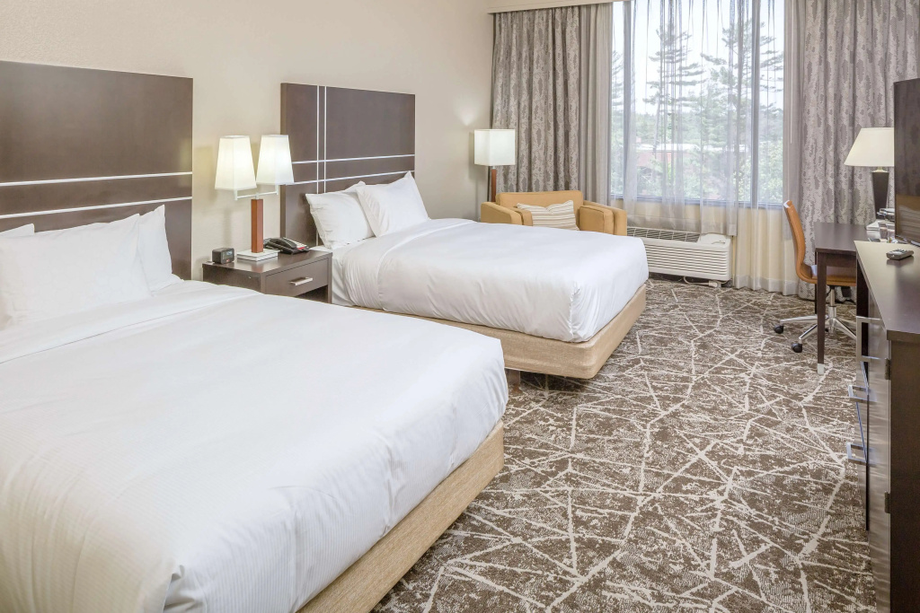 DoubleTree by Hilton Boston-Rockland