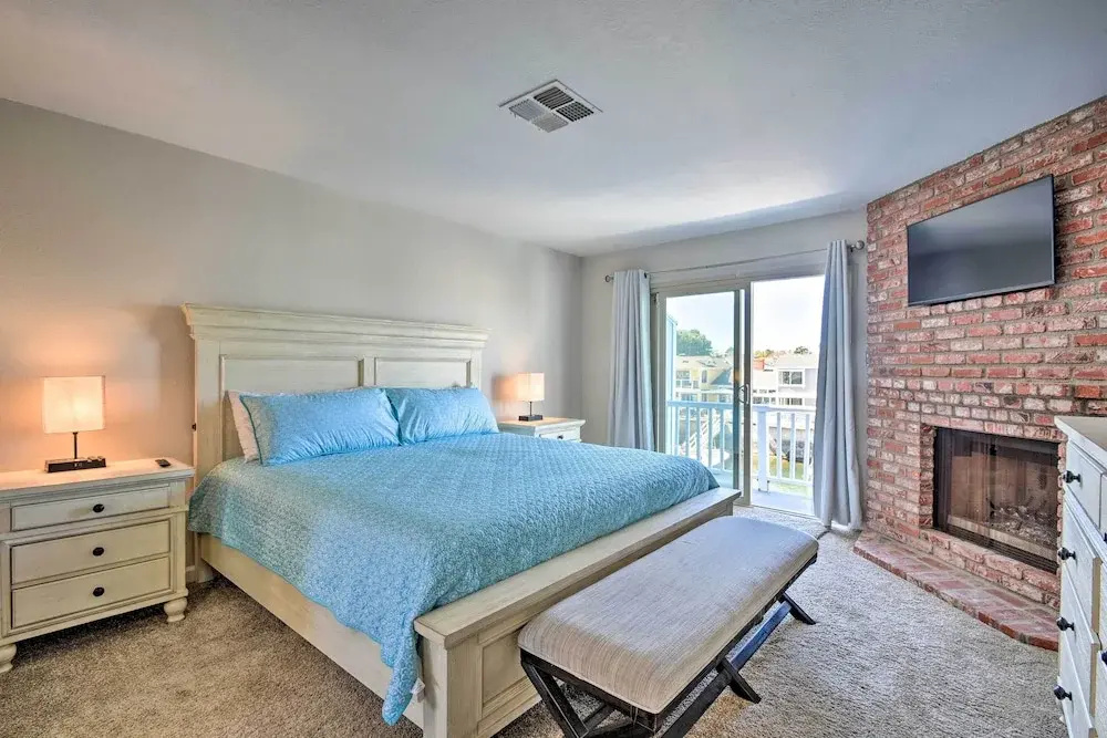 Waterfront Oxnard Escape w/ Kayaks & Dock!