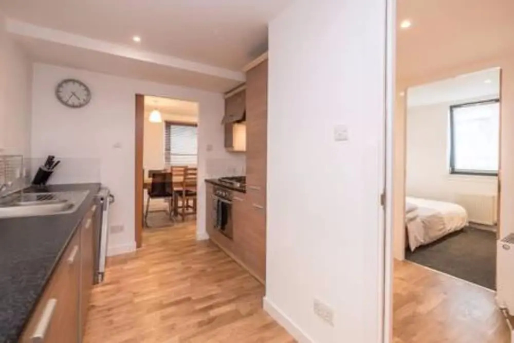 2 Bedroom Apartment Off Royal Mile