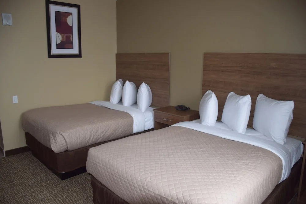 Astoria Delancy Inn and Suites