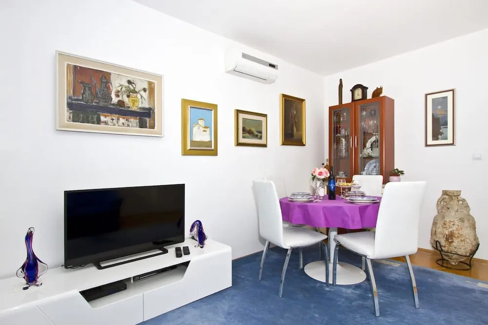 Apartment Depolo