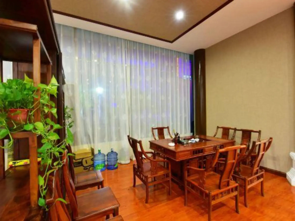 Huatian Hotel