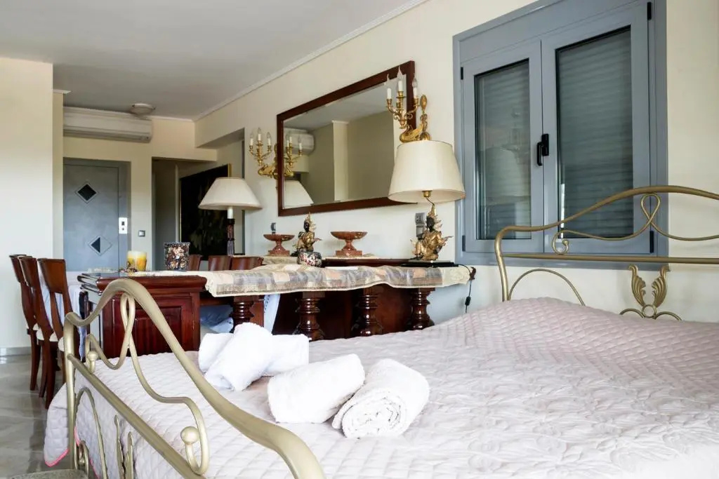 Villa d'Irene-near athens airport , 200 meters from the beach davis