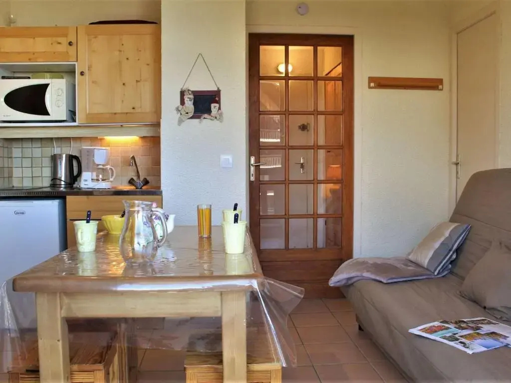 Appartement Risoul, 1 pièce, 4 personnes - FR-1-330-168