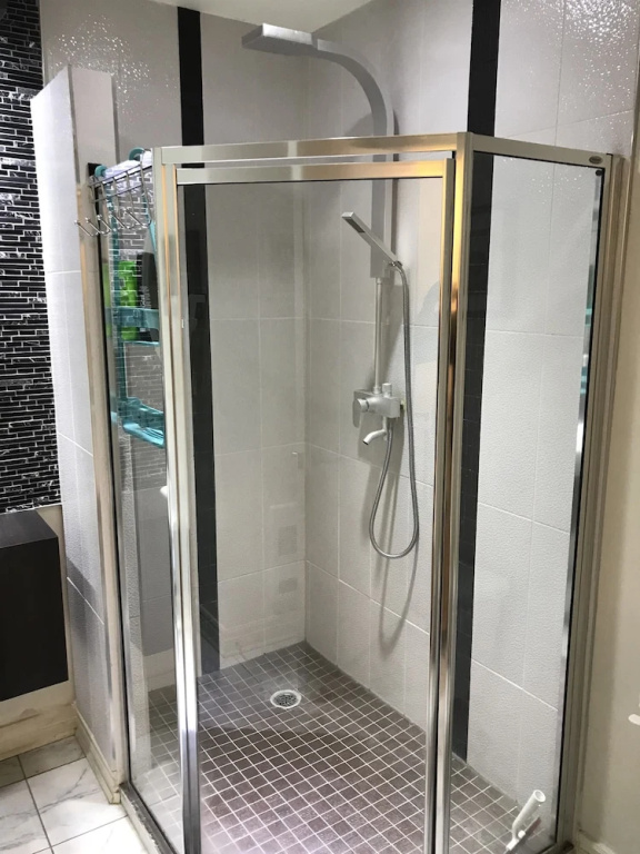 Laval centre apartment