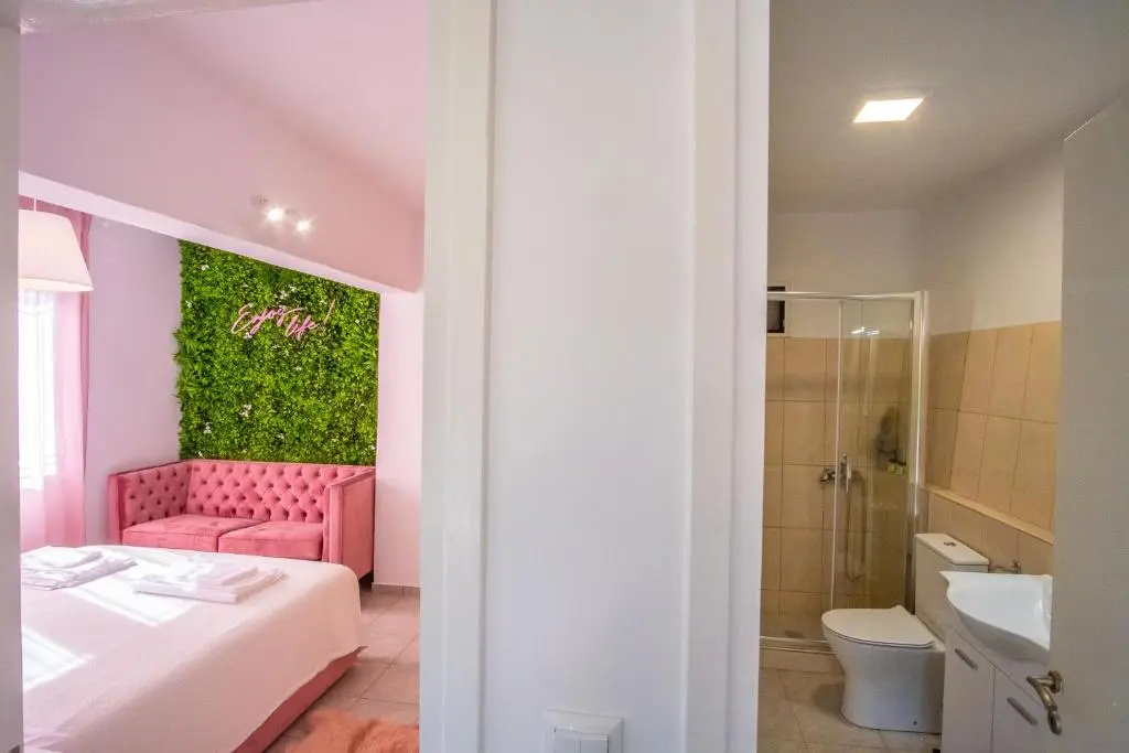 Remvi GUEST HOUSE