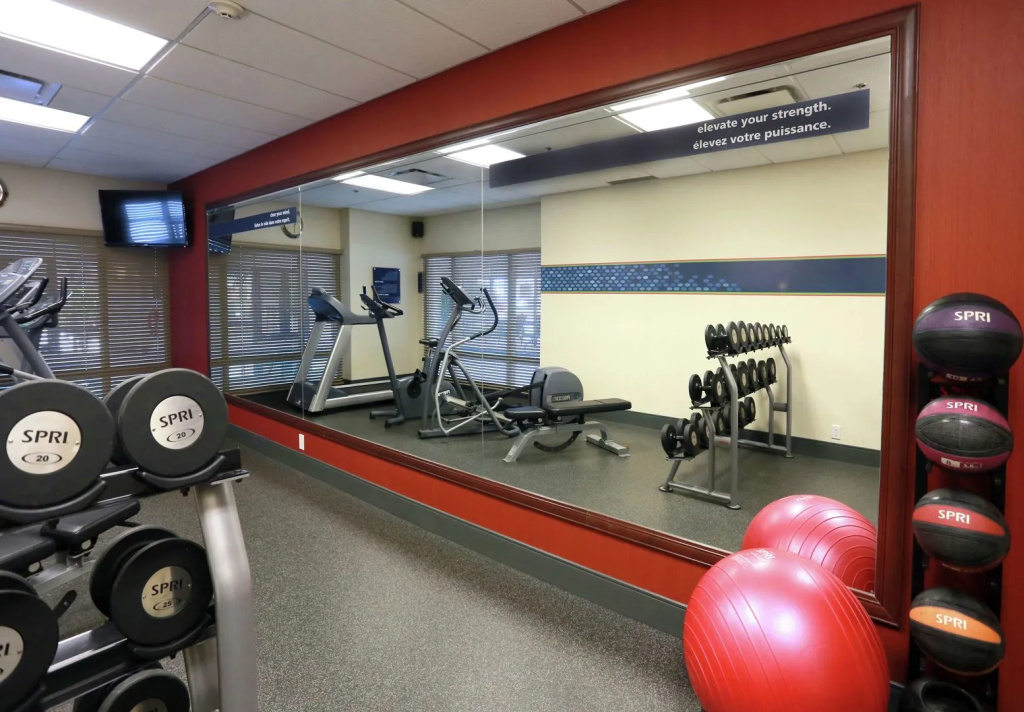 Hampton Inn & Suites Laval