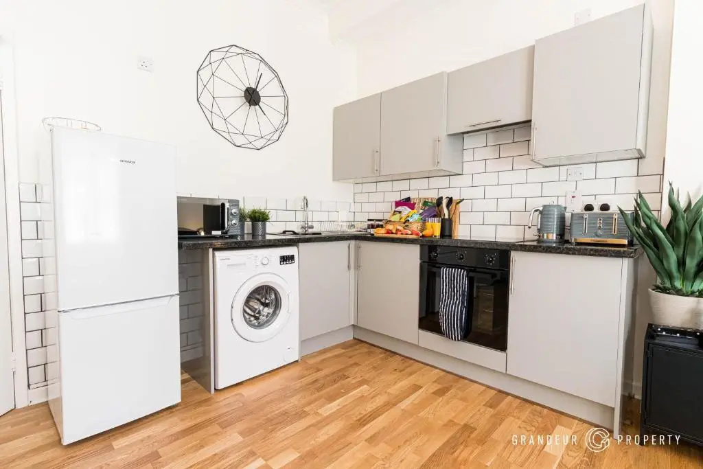 Idyllic 2 bedroom Apartment City Centre, Free Parking