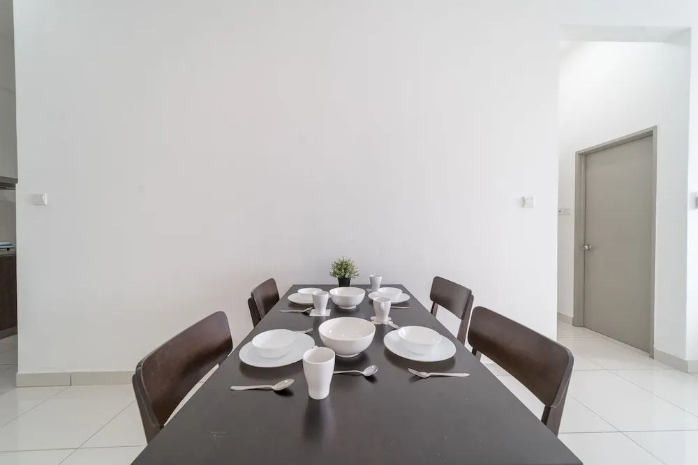 Oyo Home 790 Premium 2Br Vue Residences