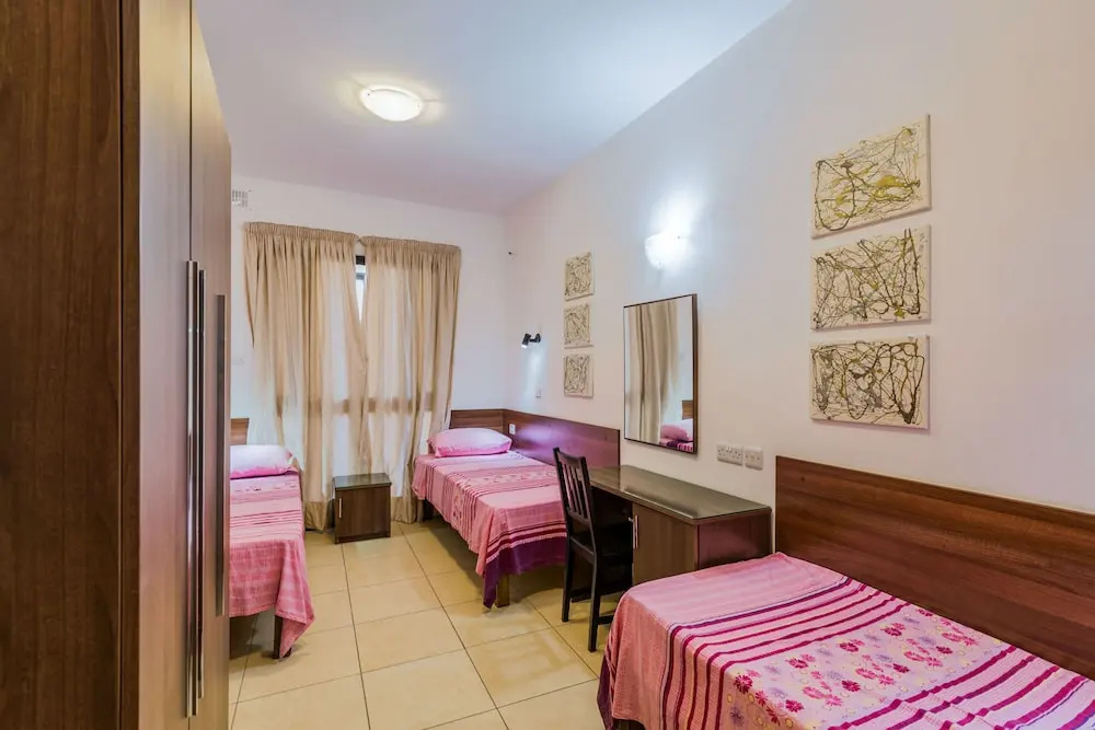 Getawaysmalta - Blue Harbour 2 Seafront 3-bedroom Apt With Large Back Terrace