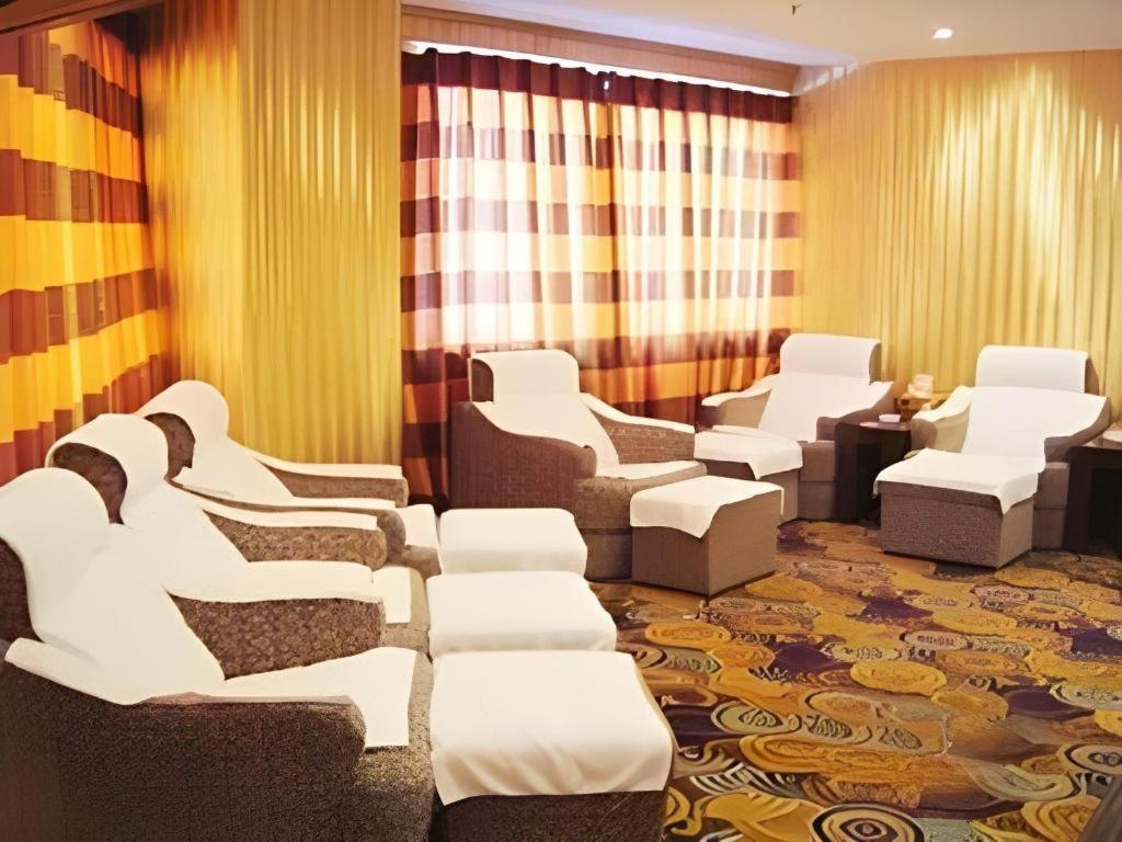 Out Sky Hotel