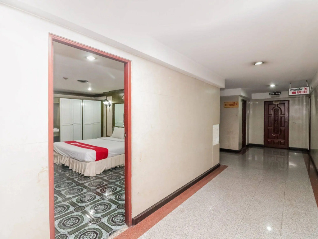 NIDA Rooms Ratchadaphisek Golden Dome Walk