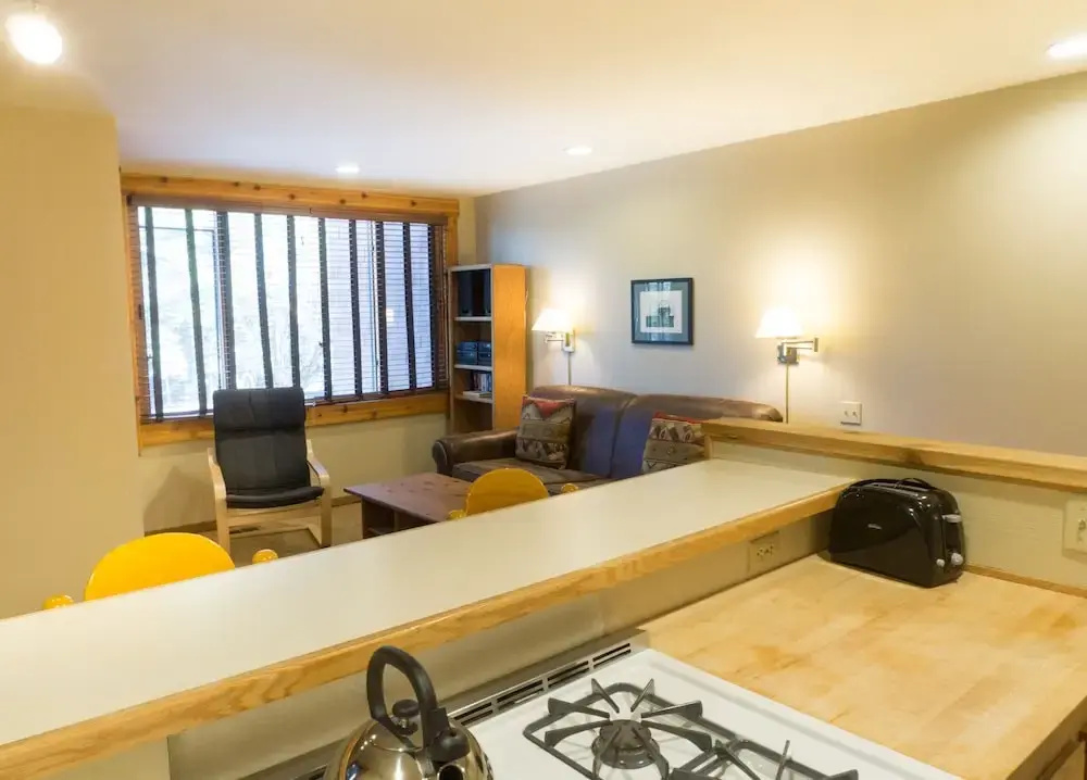 4033 Ski Trails