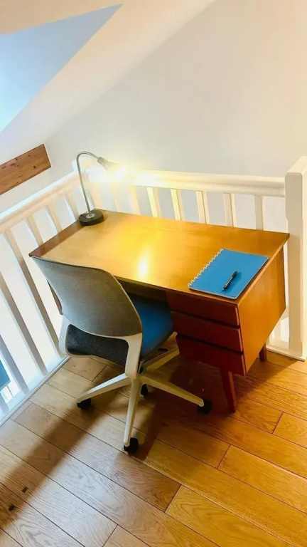 One bedroom flat near train station