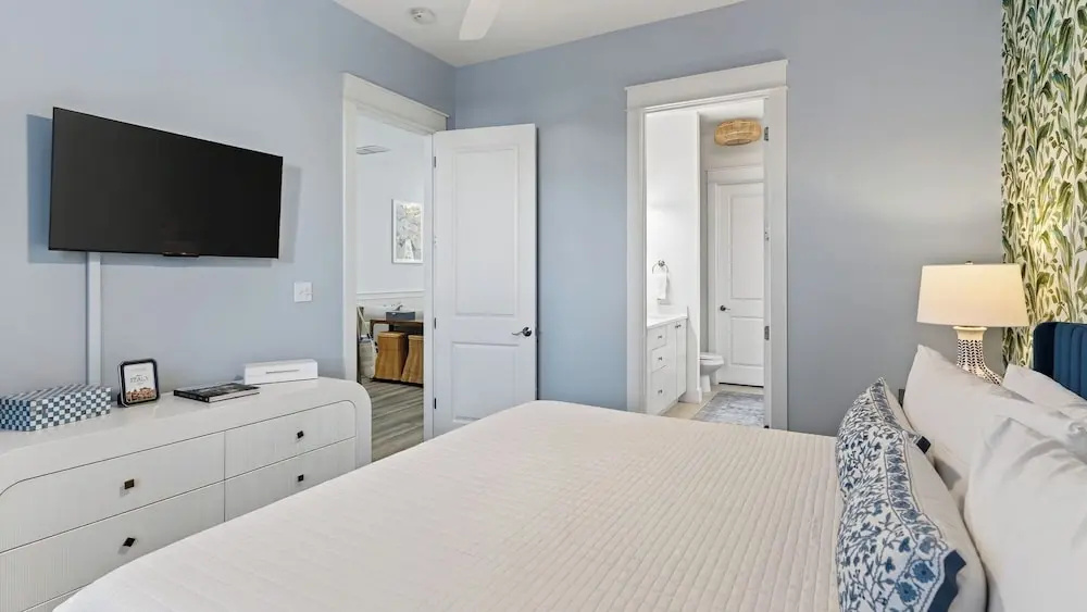 Private Backyard Minutes to 30A + Beaches Golf Cart + Bikes The Little Blue Beach House by Avantstay