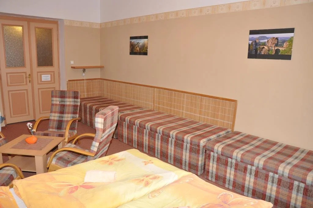 Hotel & Hostel Děčín