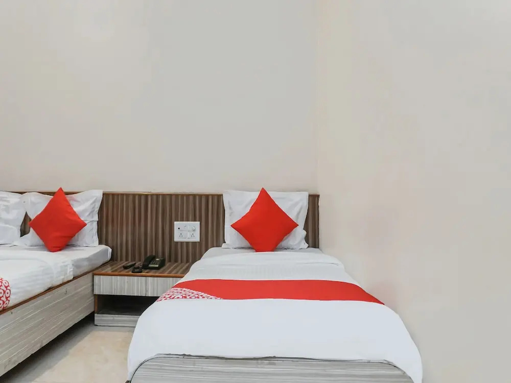 OYO 29114 Suraj Residency