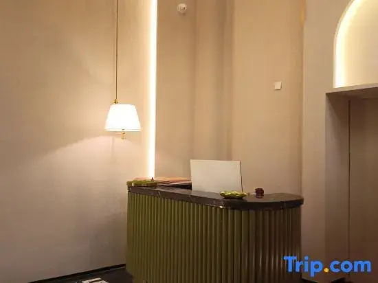 Tongqi Lanting Hotel (Fucheng District Yuewang Tower)