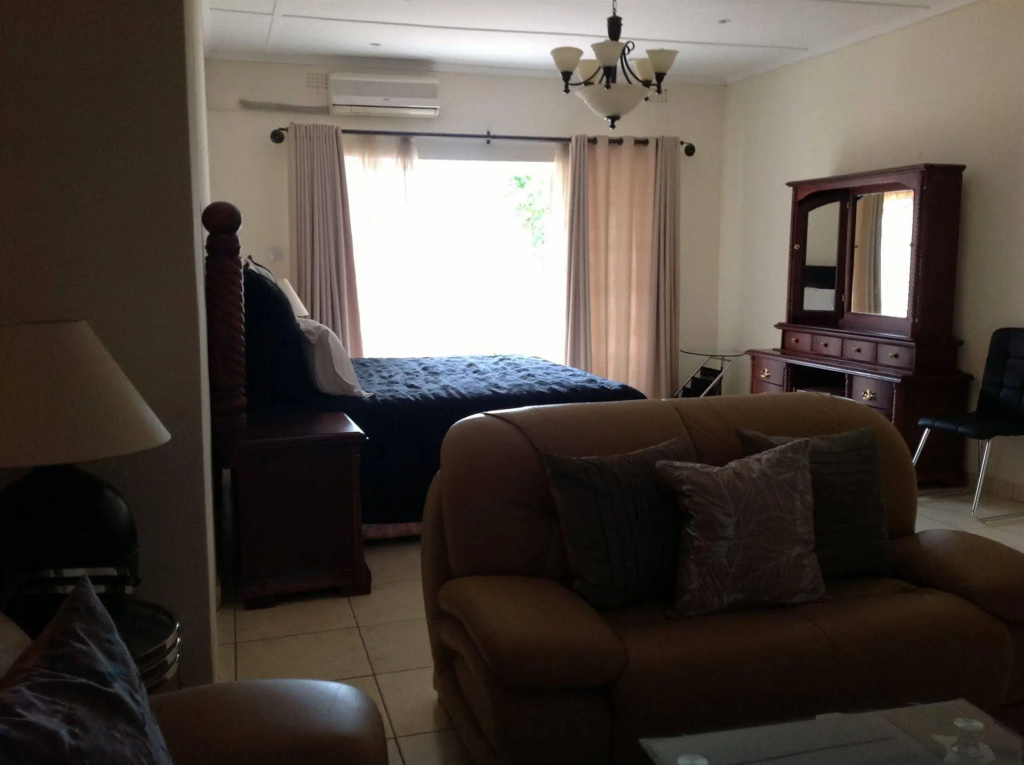 Khanondo Guest House