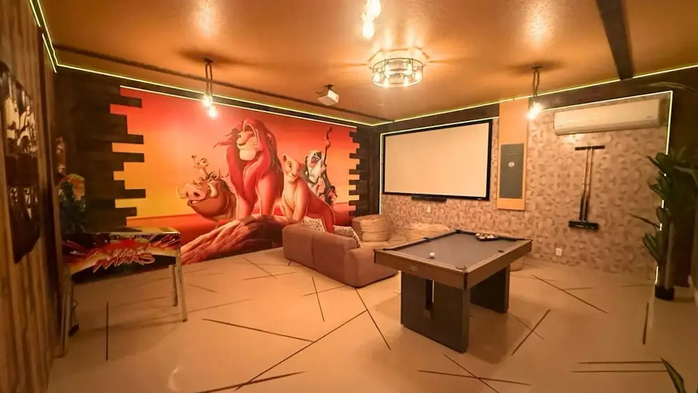 Upstay Family Home w Cinema Pool BBQ Clermont