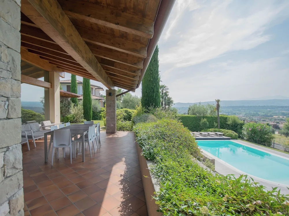 Villa Vittoria by Whale Homes