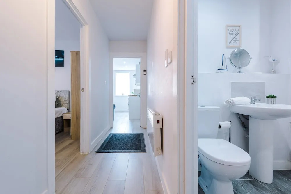 Stunning and Modern 2 Bedroom Apt in Liverpool