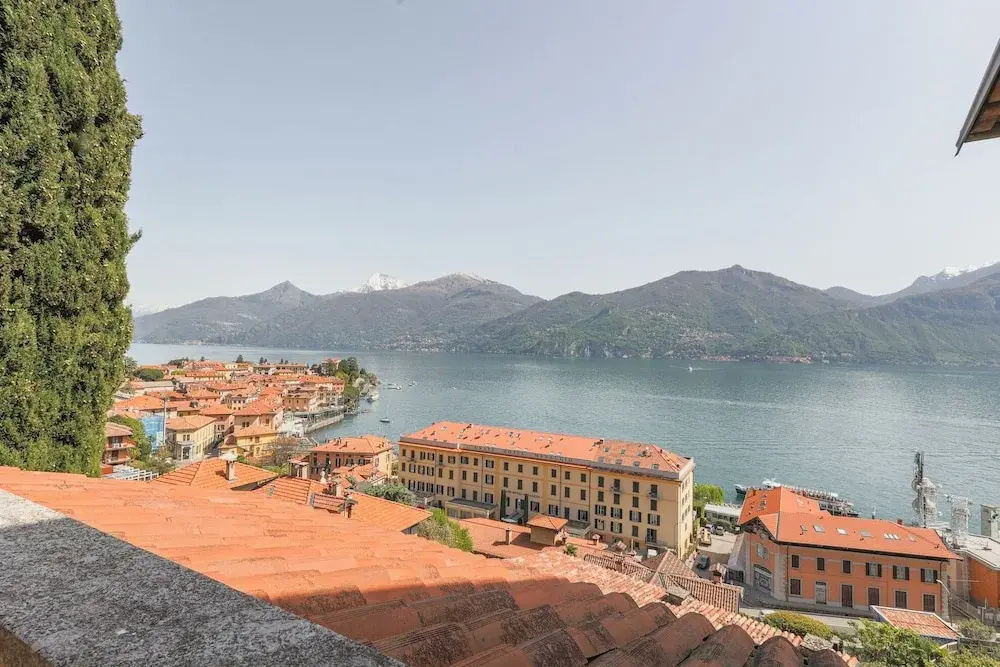 Golden View