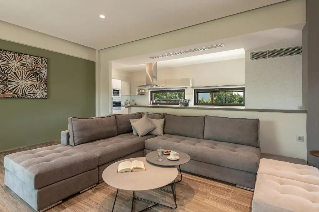 Villa Enny, 3 BD with Private Heated Pool