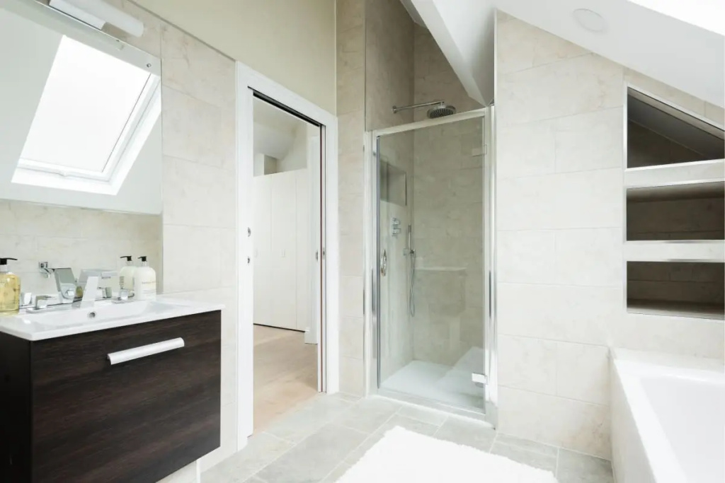 The Soho Studio - Modern & Bright 2BDR in Central London