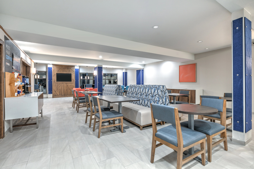 Holiday Inn Express Hotel and Suites Valparaiso by IHG
