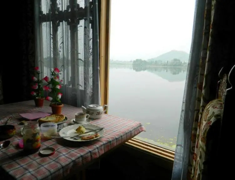 Houseboat Lily of Nageen
