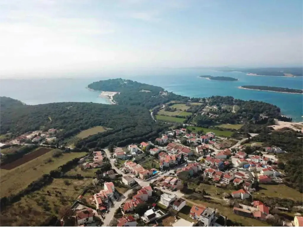 Sunny private pool apartments Seamare