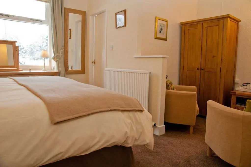 Riverside Bed  Breakfast