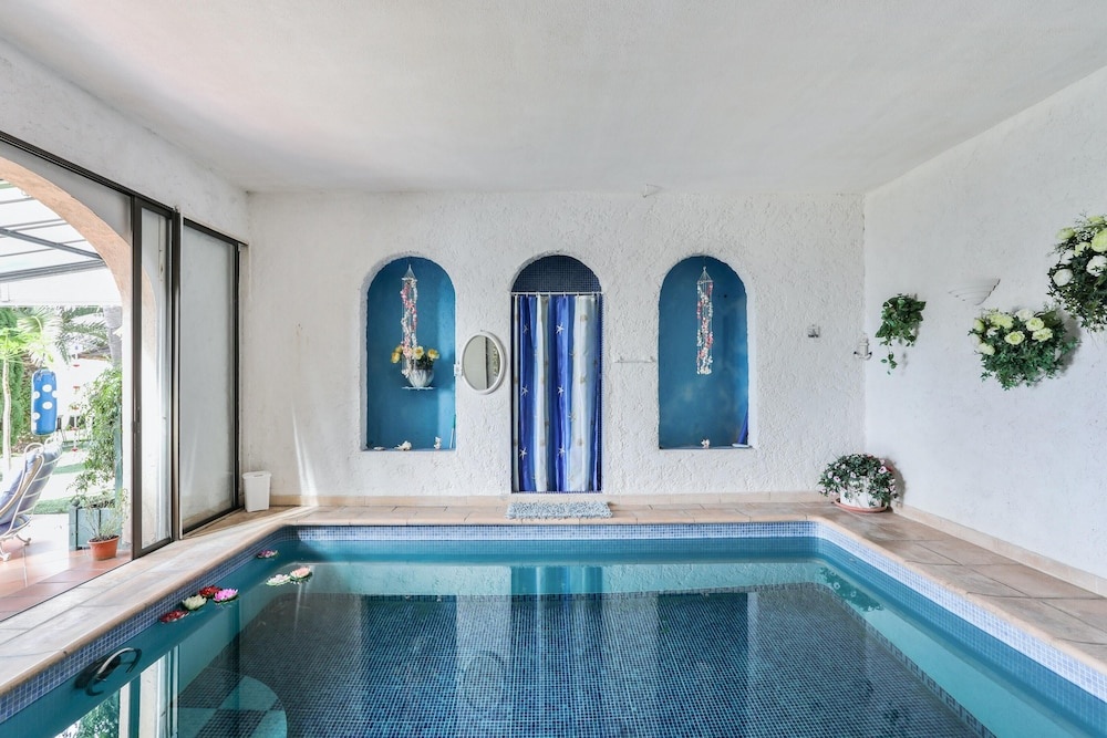 Villa With one Bedroom in Menton, With Wonderful sea View, Private Pool, Terrace - 4 km From the Beach