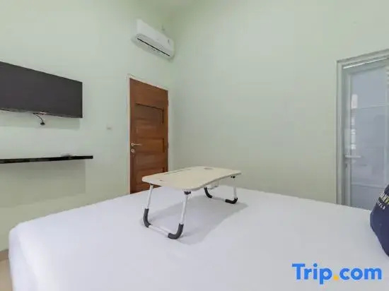 Urbanview Hotel Nakasya Burangrang