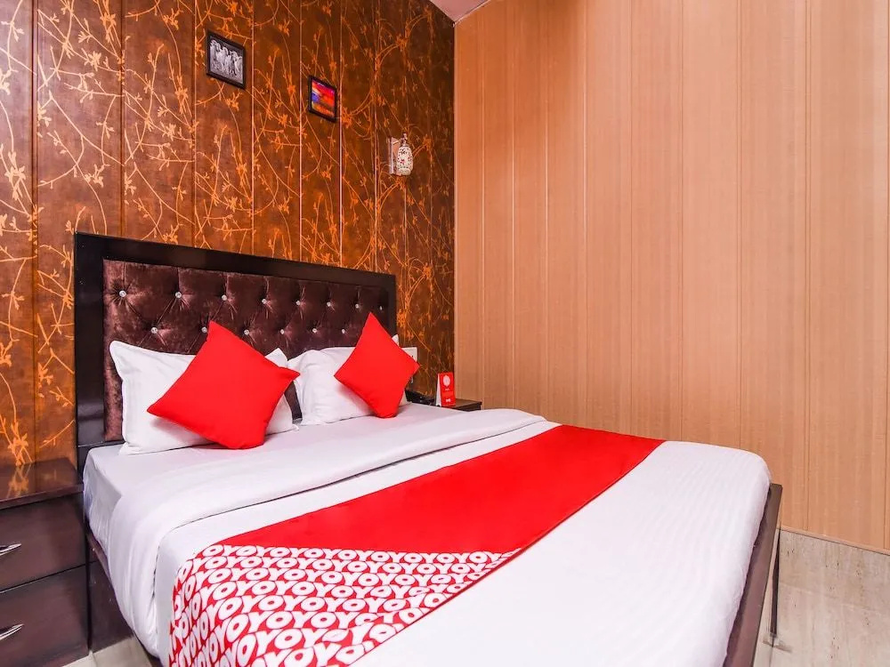 OYO 22691 Royale Park Inn