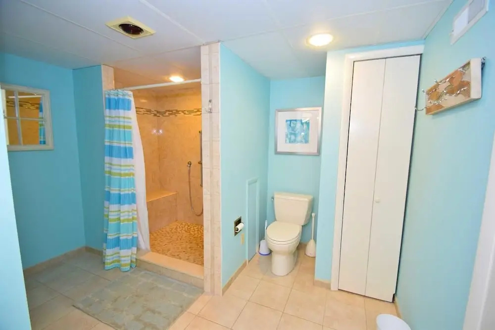 Harbour Island 306k 2 Bedroom Condo
