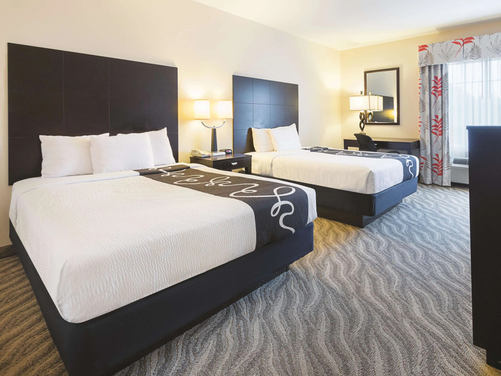 Отель Глен Роуз La Quinta Inn & Suites Glen Rose