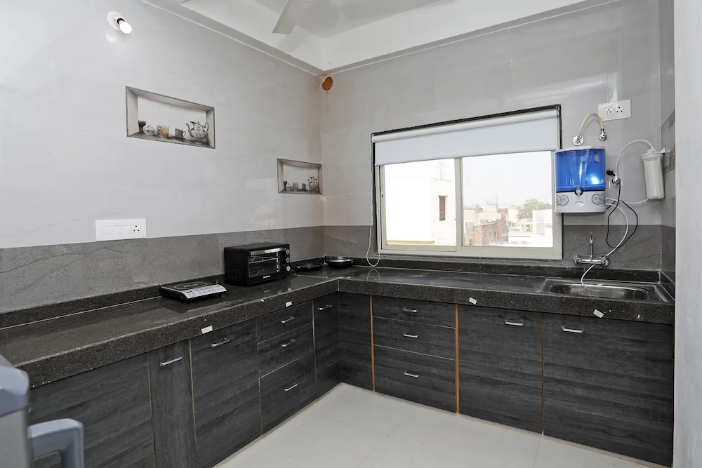 OYO 10064 Home Bright 3BHK Gulabh Bagh