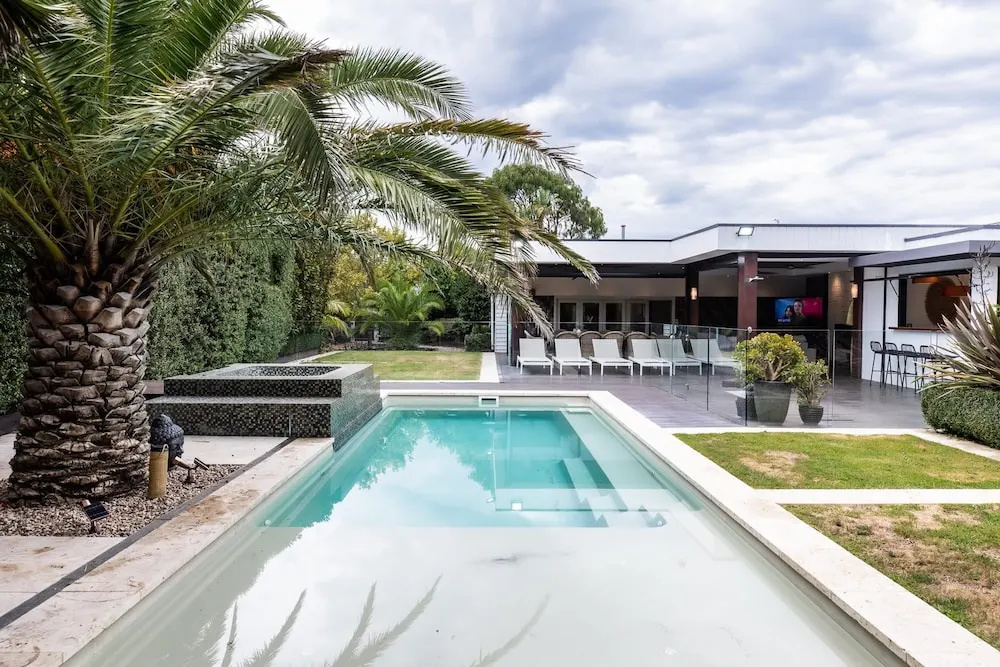 Peninsula Villa Retreat With Pool Hot Tub