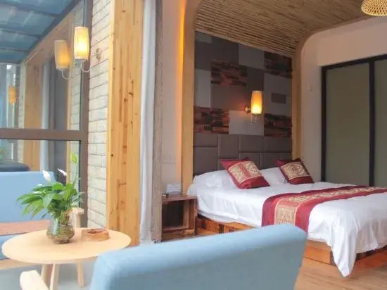 Anji Yunshang Grassland Jinshuiloutai Homestay