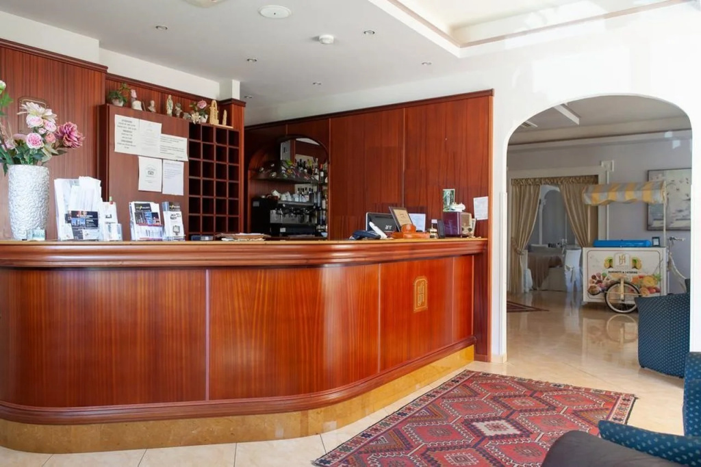 Sammartano Hotels