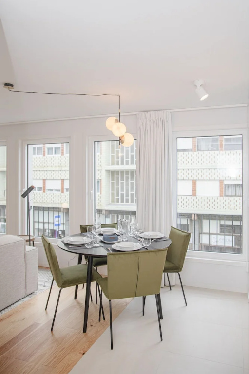 Liiiving - Modern & Glam Apartment M