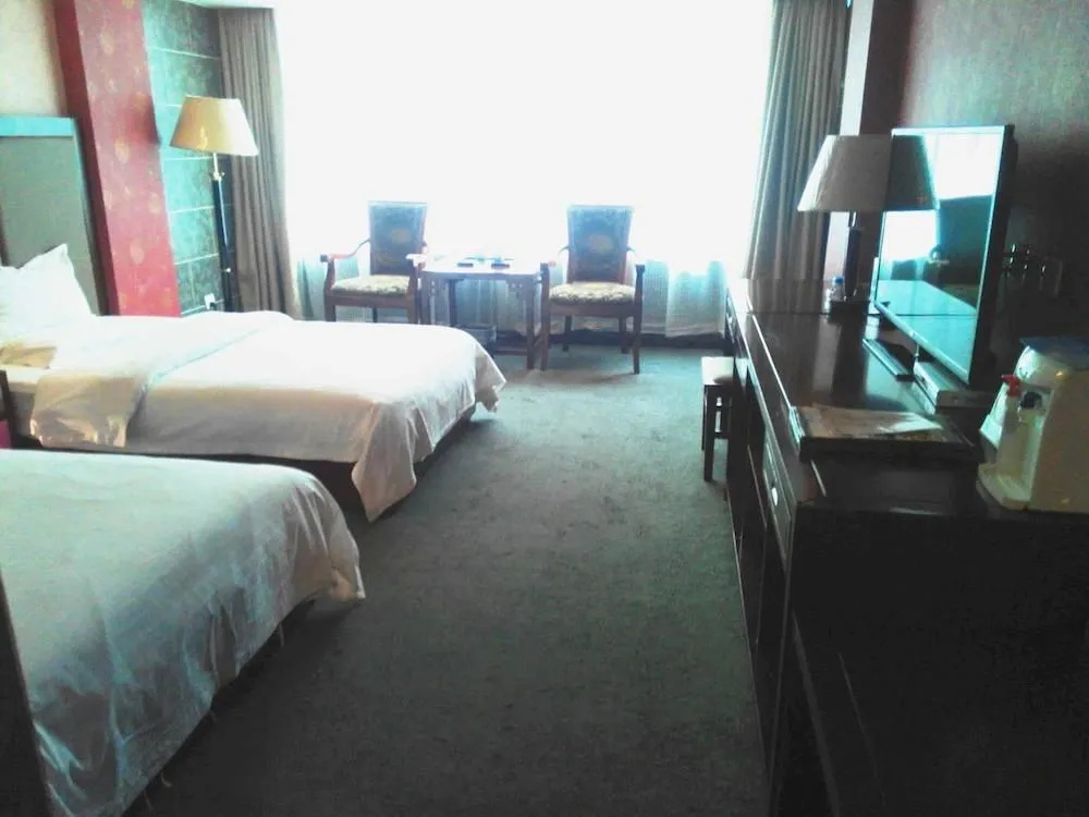 Huachen Hotel (Xi'an Bell Tower East Street Mingchengqiang)