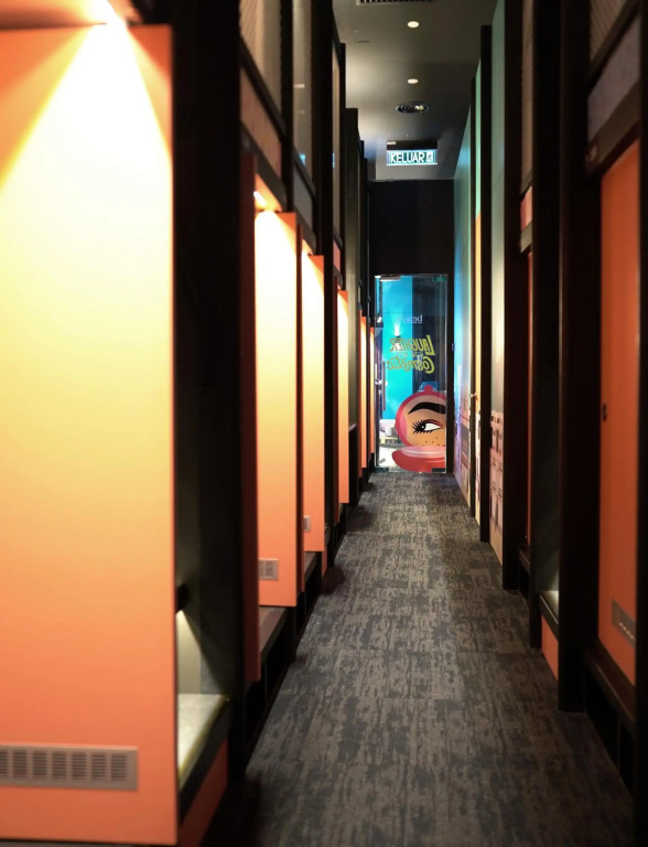 CapsuleTransit Airside KLIA T2 - Airport Hotel - International Departure near to Transit Hall, Gate Q